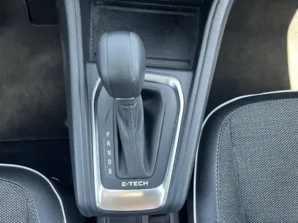 Photo 32 Renault Captur  E-Tech hybride 145