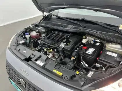 Photo 36 Peugeot 208  PureTech 75 S&S BVM5