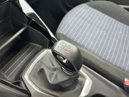 Photo 35 Peugeot 208  PureTech 75 S&S BVM5