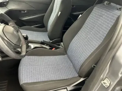 Photo 32 Peugeot 208  PureTech 75 S&S BVM5