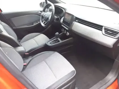 Photo 13 Renault Clio  E-Tech full hybrid 145