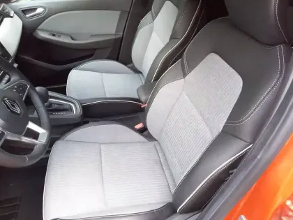Photo 7 Renault Clio  E-Tech full hybrid 145