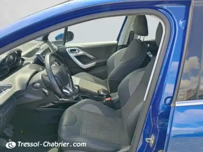 Photo 8 Peugeot 2008  BlueHDi 100ch S&S BVM5 Allure