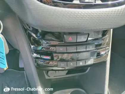 Photo 12 Peugeot 2008  BlueHDi 100ch S&S BVM5 Allure