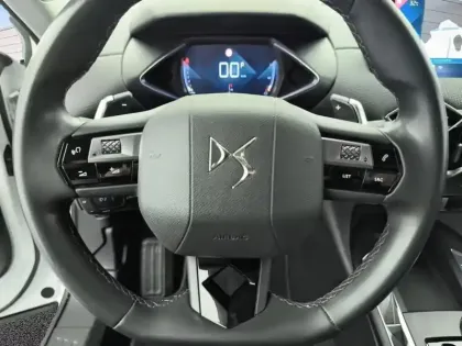 Photo 18 DS DS 3 DS3 Crossback PureTech 130 EAT8 Toits de Paris