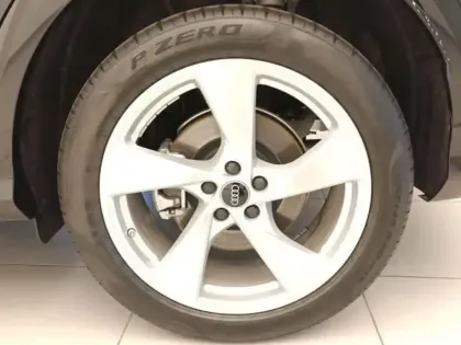 Photo 9 Audi Q5 SUV TFSI QUATTRO 204 CH S tronic HYBR