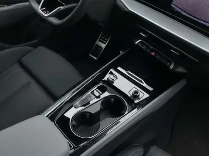 Photo 5 Audi Q3 SB E HYBRID 272 CH S tronic 6