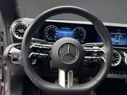 Photo 17 Mercedes CLA  250 e Hybrid EQ Coupé AMG 