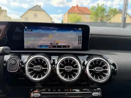 Photo 37 Mercedes Classe A 250 e Berline Business Line