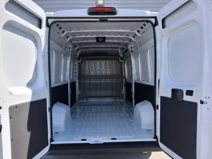 Photo 9 Peugeot Boxer Fourgon Nouveau FGN 3.5 T L3H2 140 S&S BVM6
