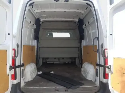 Photo 8 Renault Master  CCb F3500 L2 2.3 dCi 135ch Double Cabine Confort Euro6