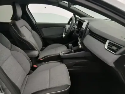 Photo 13 Renault Clio  1.6 E-Tech 145ch full hybrid esprit Alpine - 24