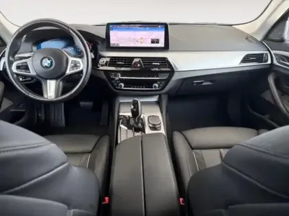 Photo 9 BMW Serie 5 Série 5 Touring 520dA 190ch Business Design Steptronic
