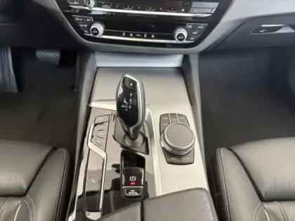 Photo 10 BMW Serie 5 Série 5 Touring 520dA 190ch Business Design Steptronic