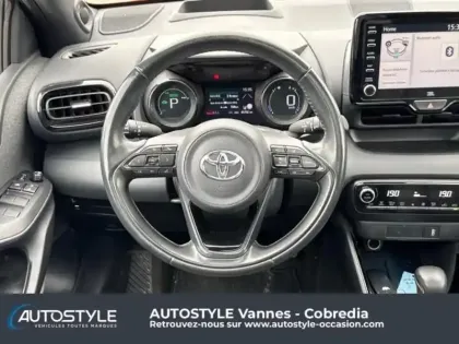 Photo 14 Toyota Yaris  116h Première 5p