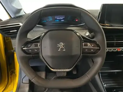 Photo 9 Peugeot 208  e- 136ch Like