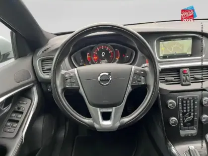 Photo 11 Volvo V40  T2 122ch R-Design