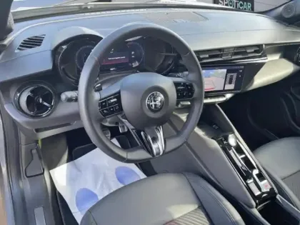 Photo 7 Alfa Romeo Junior  1.2 Ibrida 136ch DCT6