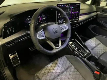 Photo 9 Volkswagen Golf  1.5 eTSI EVO2 150ch R-Line Edition DSG7