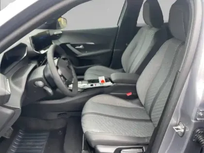 Photo 10 Peugeot 2008  Hybrid 110 e-DCS6