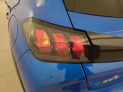 Photo 42 Peugeot 208  Electrique 50 kWh 136ch