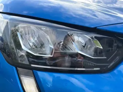 Photo 15 Peugeot 208  Electrique 50 kWh 136ch