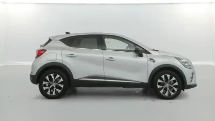 Photo 14 Renault Captur  E-Tech hybride rechargeable 160