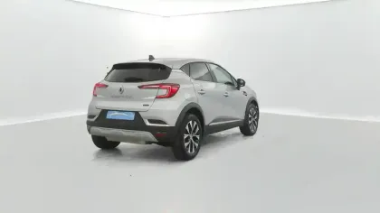 Photo 13 Renault Captur  E-Tech hybride rechargeable 160