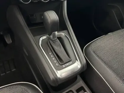 Photo 21 Renault Captur  E-Tech hybride rechargeable 160