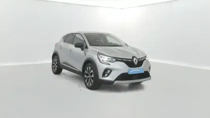 Photo 16 Renault Captur  E-Tech hybride rechargeable 160