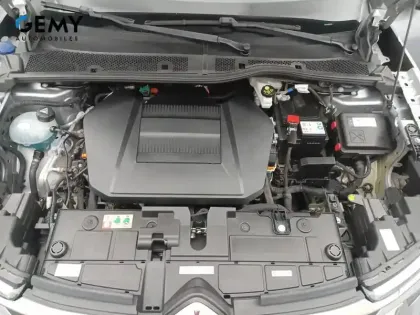 Photo 33 Citroën C4 e- 136 ch Automatique