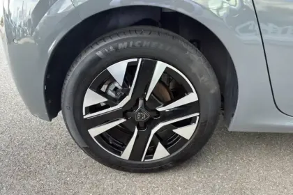 Photo 10 Peugeot 208  100 S&S BVM6