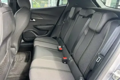 Photo 14 Peugeot 2008  Hybrid 136 e-DCS6