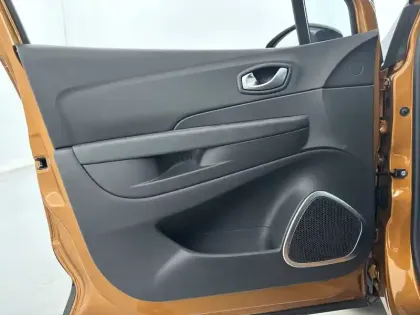 Photo 43 Renault Captur  TCe 150 FAP EDC