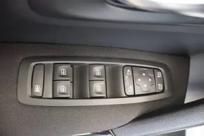 Photo 32 Renault Kadjar  Blue dCi 115
