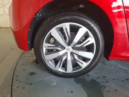 Photo 9 Peugeot 208  BlueHDi 100 S&S BVM6