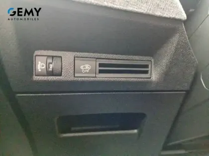 Photo 20 Peugeot 5008  Hybrid 136 e-DCS6