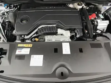 Photo 11 Peugeot 5008  Hybrid 136 e-DCS6