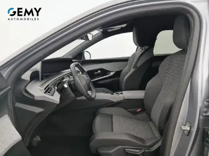 Photo 8 Peugeot 5008  Hybrid 136 e-DCS6