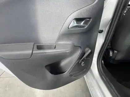 Photo 16 Opel Corsa  1.5 Diesel 100 ch BVM6