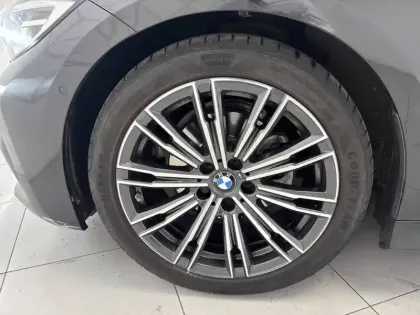 Photo 15 BMW Serie 3 320d 190 ch BVA8