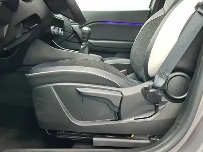 Photo 54 Renault Captur  mild hybrid 140