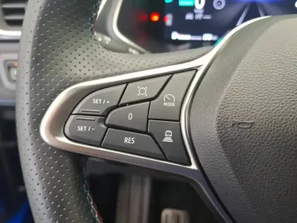 Photo 48 Renault Captur  E-Tech full hybrid 145 ch