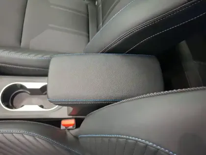 Photo 39 Renault Captur  E-Tech full hybrid 145 ch