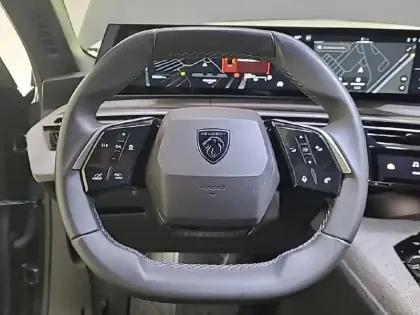 Photo 8 Peugeot 3008  Hybrid 145 e-DCS6
