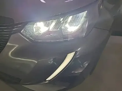Photo 15 Peugeot 2008  PureTech 100 S&S BVM6