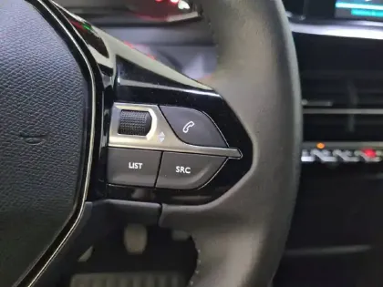 Photo 20 Peugeot 2008  PureTech 100 S&S BVM6