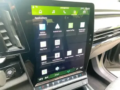 Photo 23 Renault Espace  E-Tech full hybrid 200 GSR2