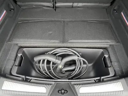 Photo 11 Renault 4 Renault  E-Tech Electrique 150 ch autonomie confort
