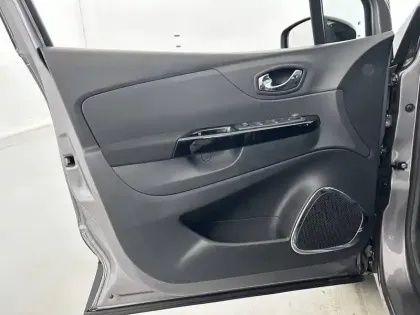 Photo 21 Renault Captur  TCe 90 Energy